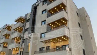 شقة - اربد جنوب قصر العوادين خلف مسجد الامام النووي - 60000 دأ