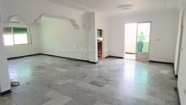 شقة - الزرقاء الجديدة شارع الكرامة من القرب على المار يو - 35000 دأ