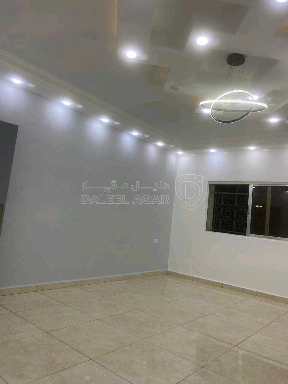 شقة في جبل المنارة - شارع الصلاح. - 22,000 دأ - صورة 1