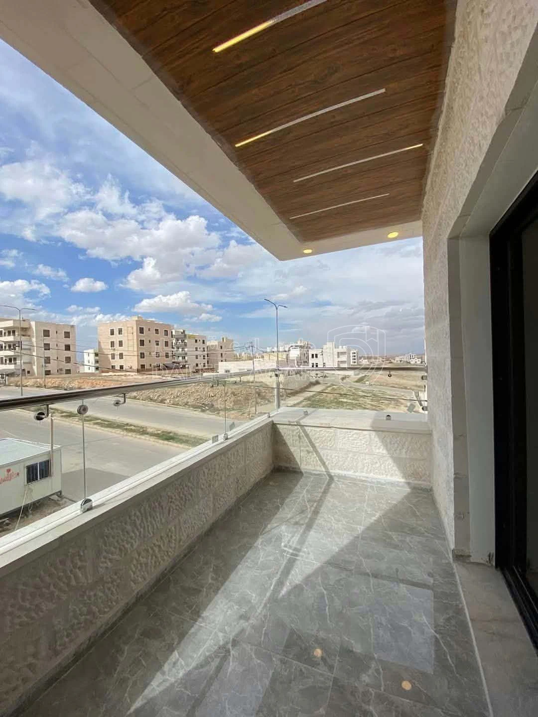 شقة في الزرقاء مدينه الشرق  اداره مدارس الزرقاء - 45,000 دأ - صورة 2