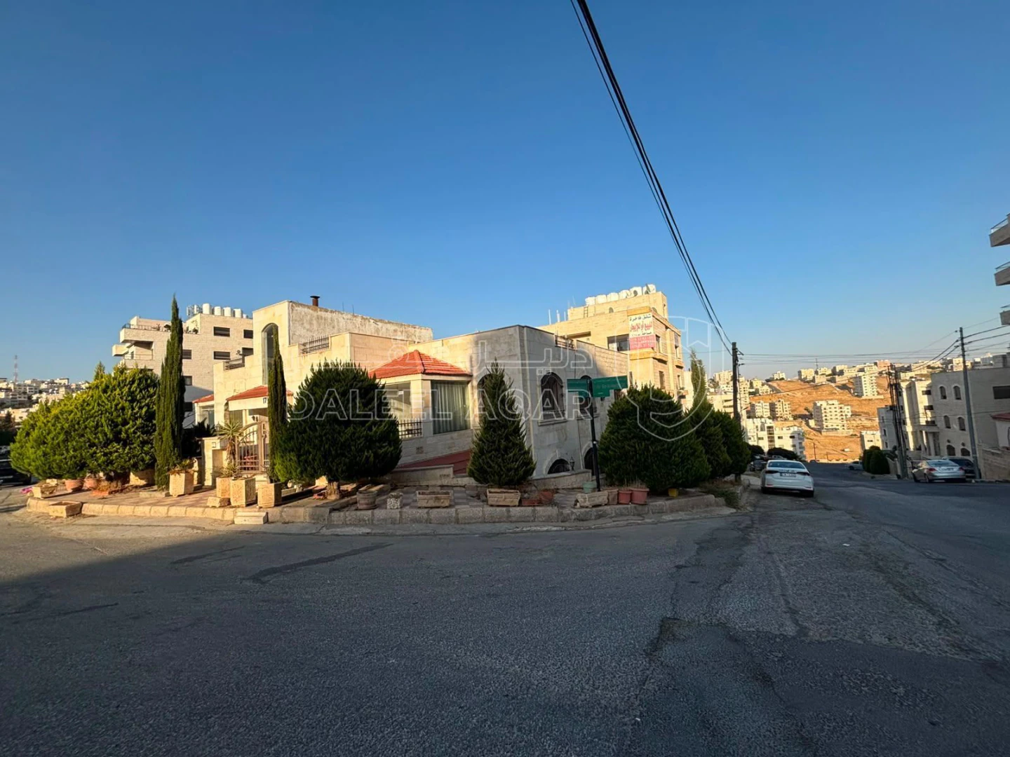 فيلا/منزل في عمان طريق أبو السوس قرب مسجد حسين الخواجا - 550,000 دأ - صورة 3