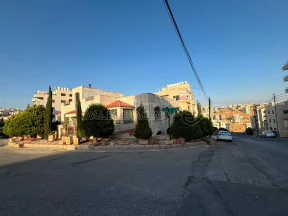 فيلا/منزل في عمان طريق أبو السوس قرب مسجد حسين الخواجا - 550,000 دأ - صورة NaN