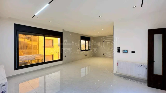 شقة - عمان موقع مميز بين ناعور ومرج الحمام  - 125000 دأ