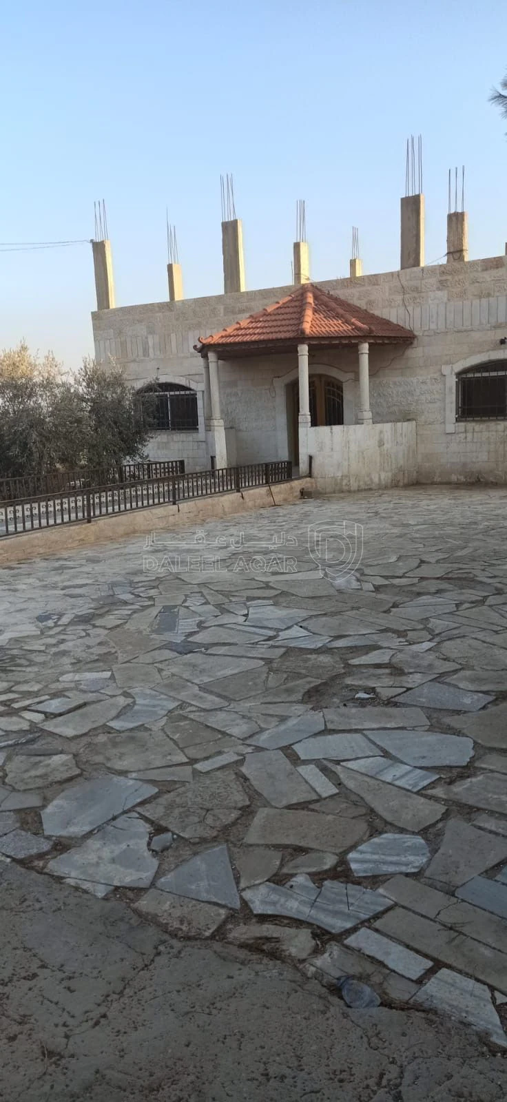 فيلا/منزل في بيت مساحة 220 متر والارض دونم  - 45,000 دأ - صورة 8