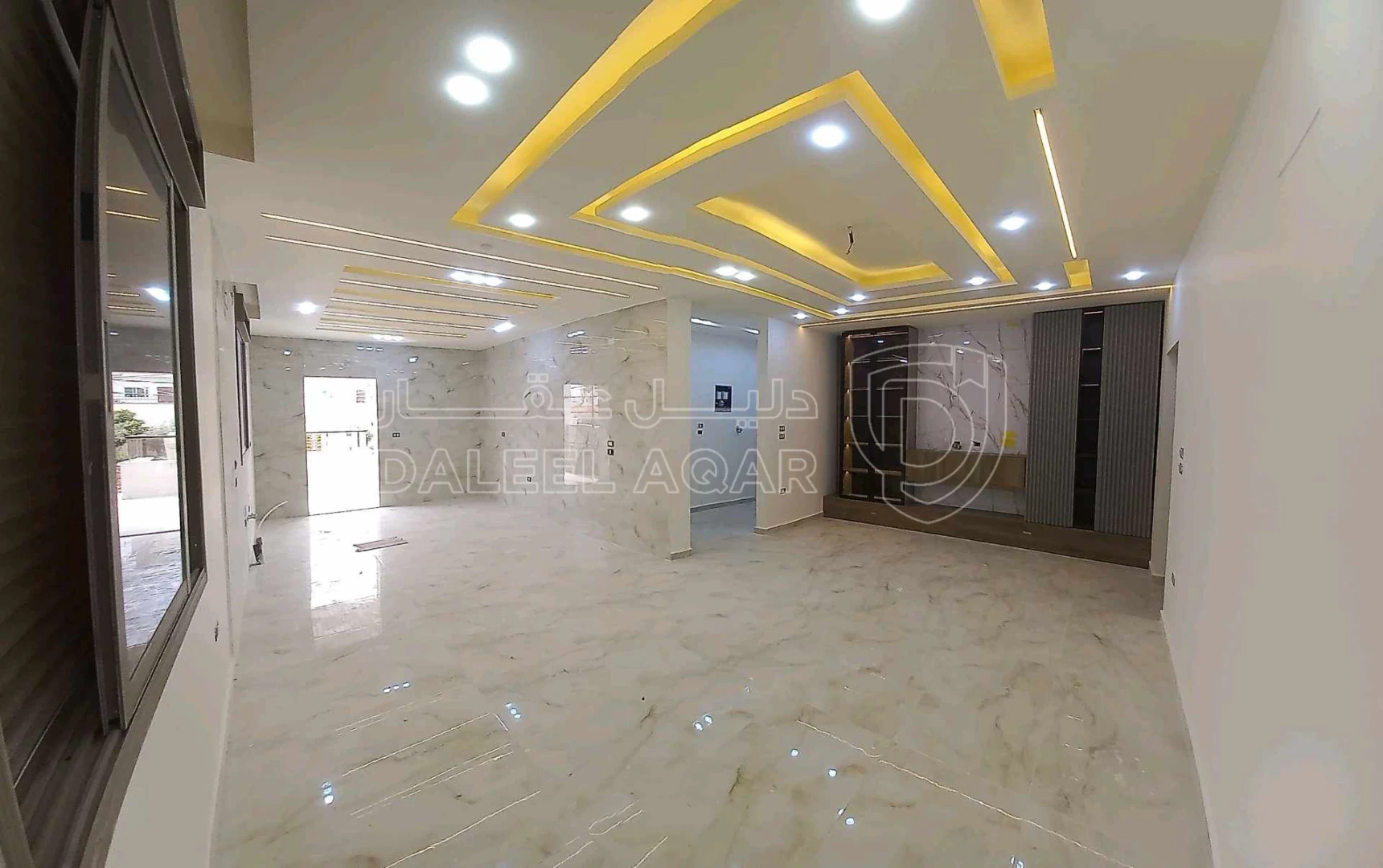 شقة في شقه ثاني فني  فاخره للبيع 202م على شارع البتراء  - 87,000 دأ - صورة 1