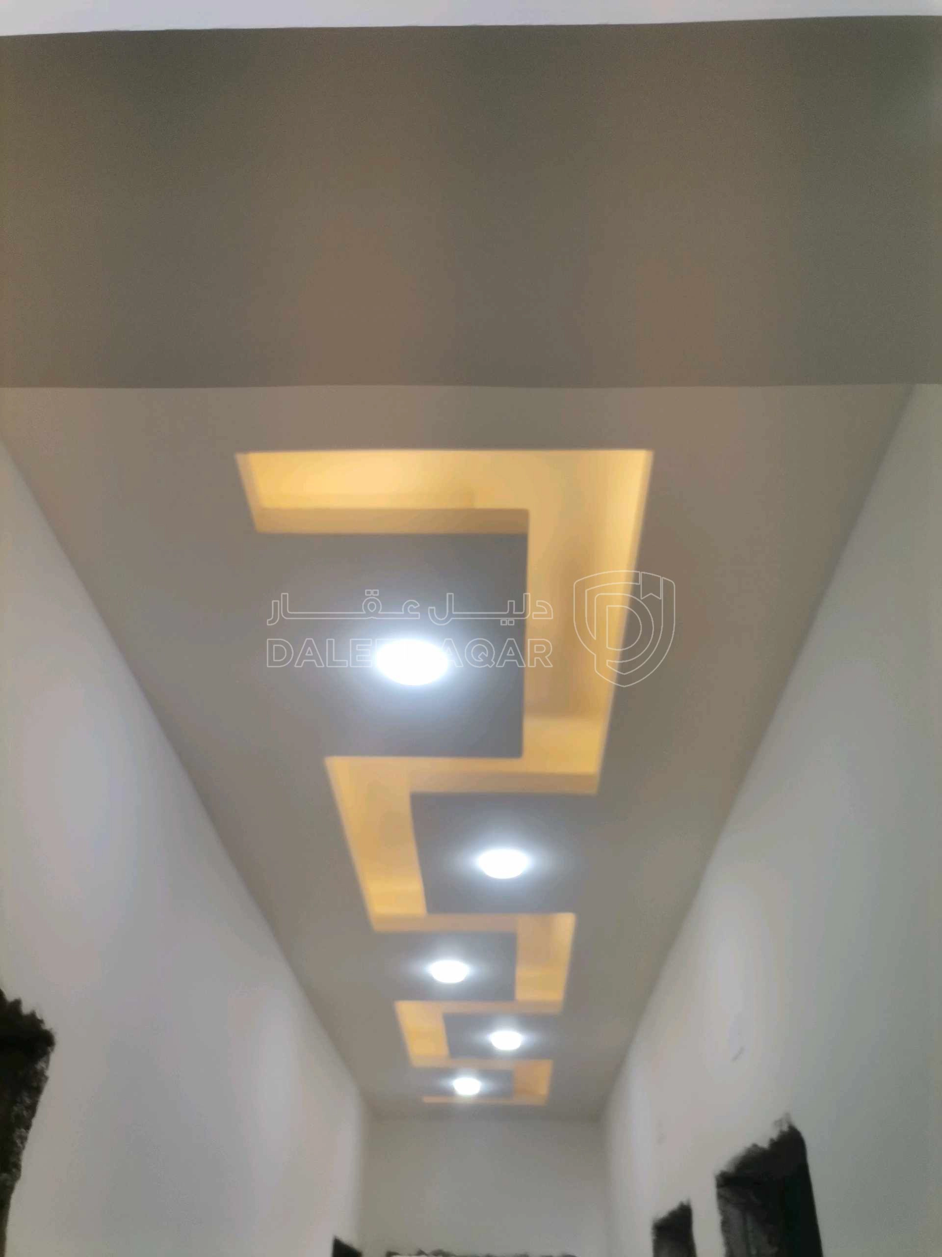 شقة في شقه ثاني فني  فاخره للبيع 202م على شارع البتراء  - 87,000 دأ - صورة 1