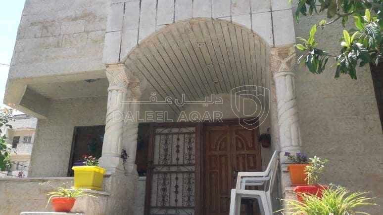 فيلا/منزل في اربد شارع الجامعه دخلة محمص القضماني  - 180,000 دأ - صورة 1