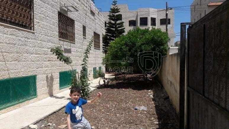 فيلا/منزل في اربد شارع الجامعه دخلة محمص القضماني  - 180,000 دأ - صورة 1