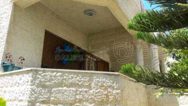 فيلا/منزل في اربد شارع الجامعه دخلة محمص القضماني  - 180,000 دأ - صورة NaN