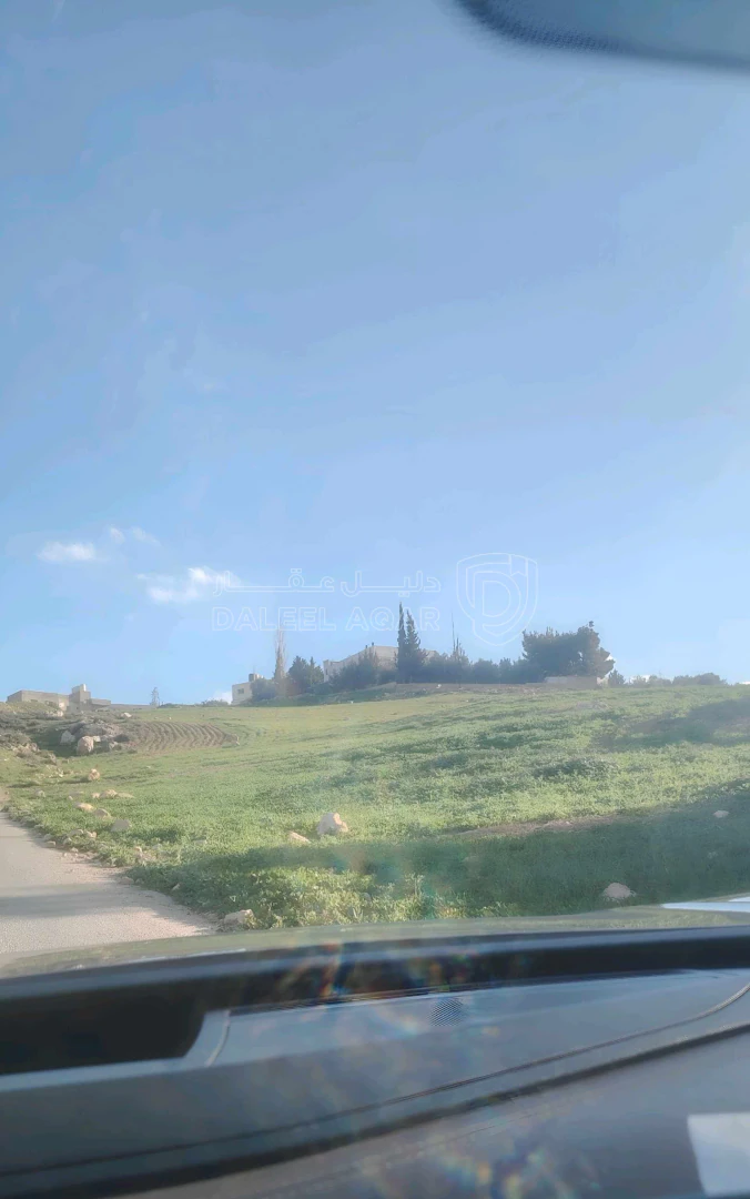 أرض في ابو نصير قرب شارع الأردن  - 76,000 دأ - صورة 1