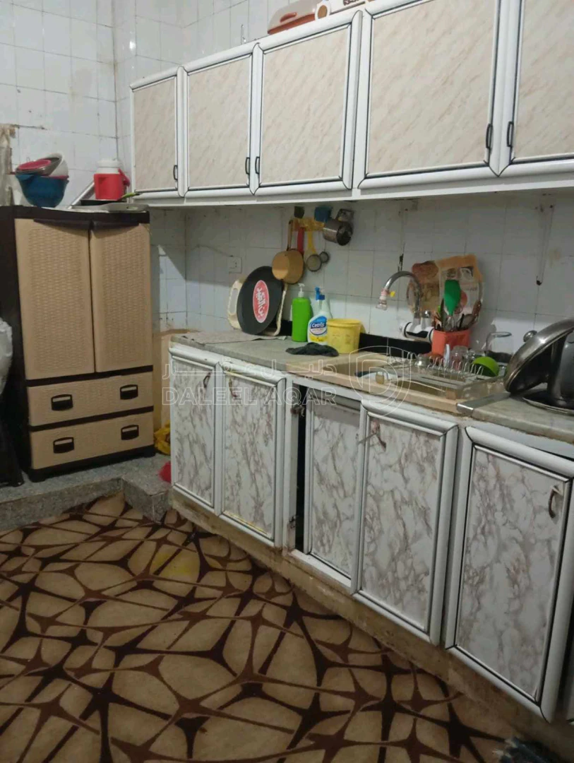 شقة في اربد قرب دوار السلال  - 18,500 دأ - صورة 1