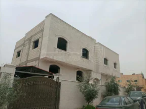 مبنى في عمان جاوا قرب الدوريات الخارجية - 125,000 دأ - صورة NaN