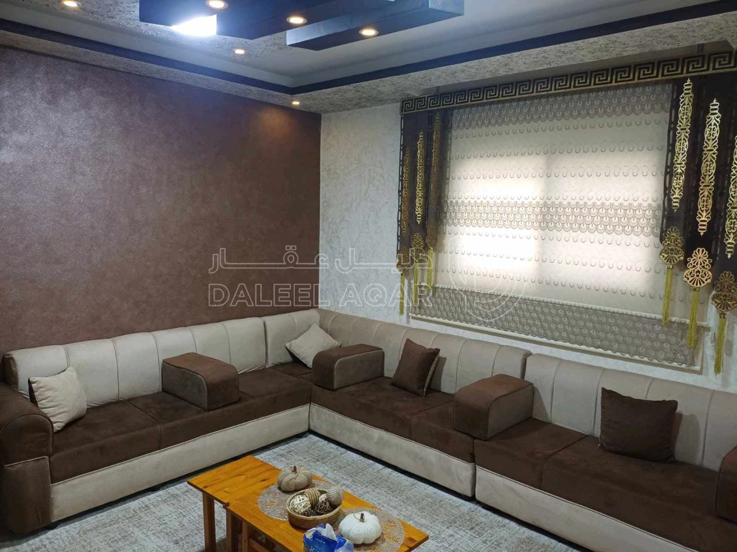 فيلا/منزل في منزل - 70,000 دأ - صورة 1