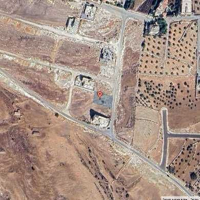 أرض في ارض للبيع في عمان - الفحيص بمساحة ارض 700م - 150,000 دأ - صورة 1