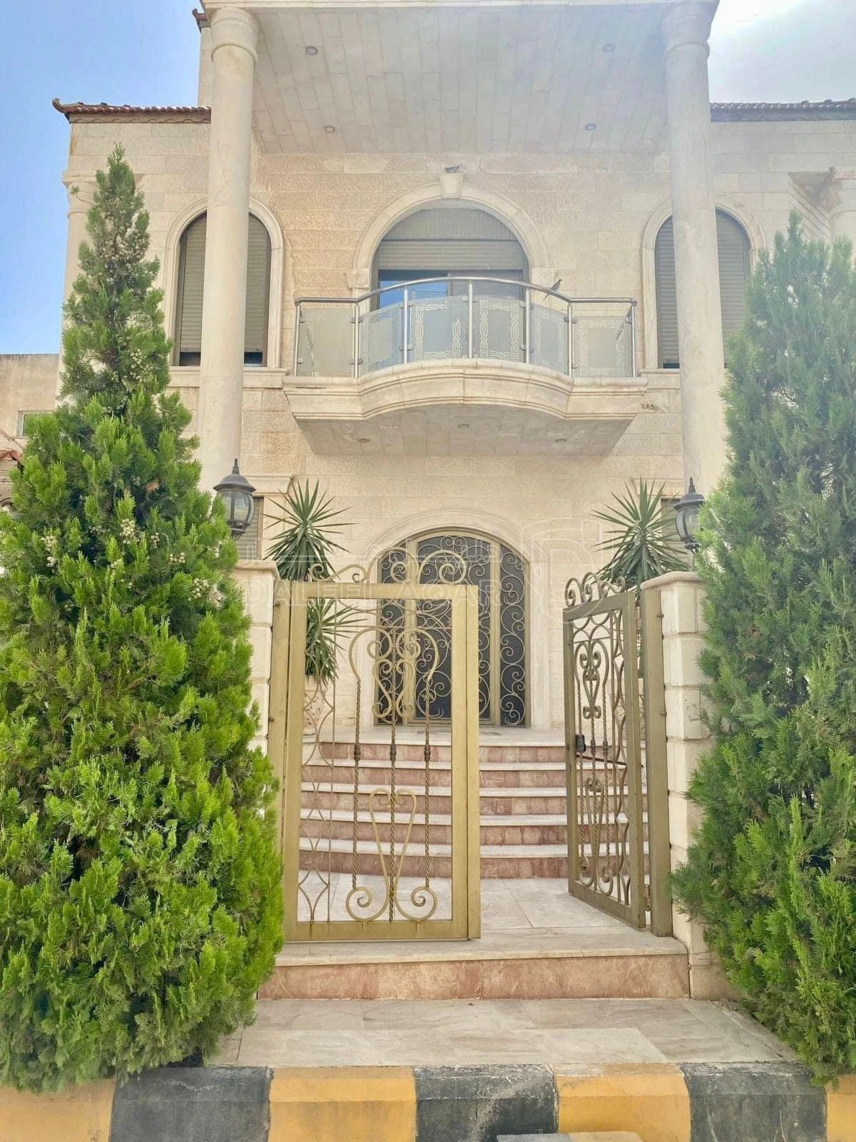 فيلا/منزل في عمان المقابلين شارع الحرية - 340,000 دأ - صورة 3
