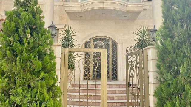 فيلا/منزل في عمان المقابلين شارع الحرية - 340,000 دأ - صورة NaN
