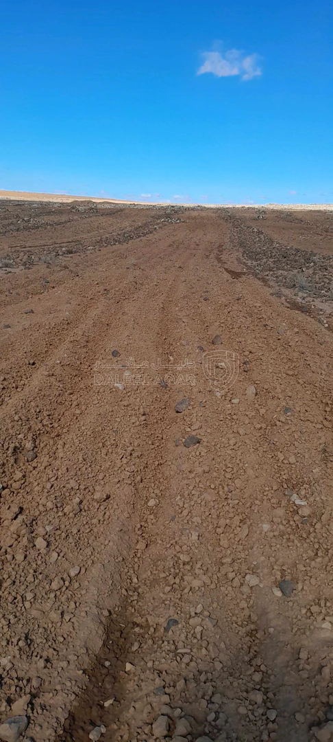 أرض في البادية الشمالية/ المكيفته/ شرق مصنع عدن للمياة - 80,000 دأ - صورة 1