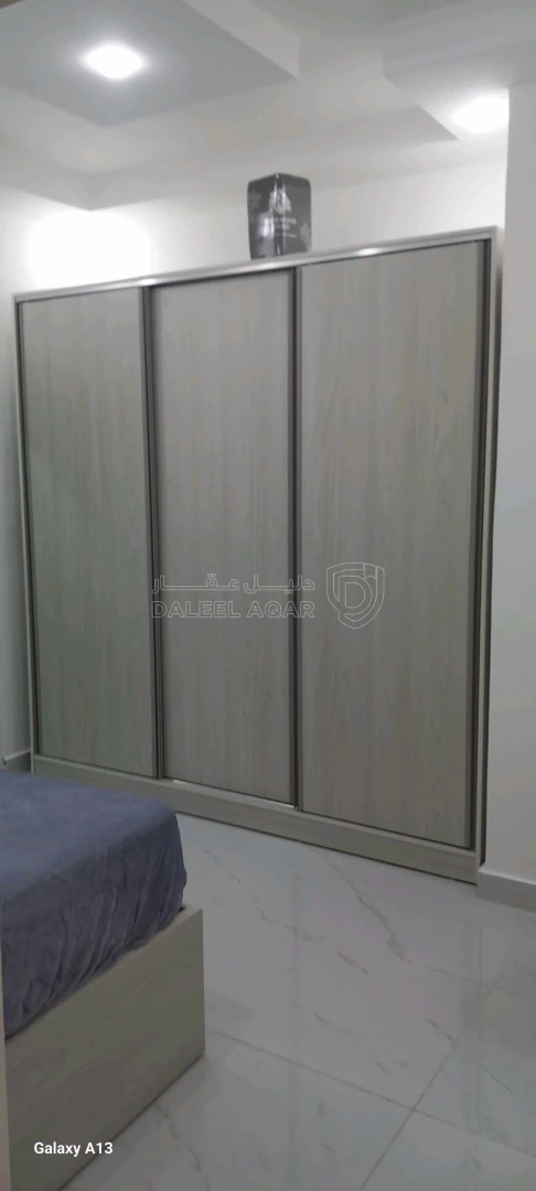 شقة في شقه مفروش فندقي مطبخ مفتوح على المعيشه مؤجره٤٥٠ د - 36,000 دأ - صورة 1