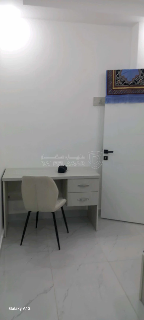 شقة في شقه مفروش فندقي مطبخ مفتوح على المعيشه مؤجره٤٥٠ د - 36,000 دأ - صورة 1
