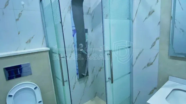 شقة - اربد - الحي الشرقي - قرب حديقة تونس ودوار الدرة  - 61000 دأ