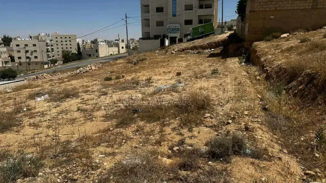 أرض - ضاحية المدينة بالقرب من القصور الخمسة - 45000 دأ