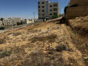أرض - ضاحية المدينة بالقرب من القصور الخمسة - 45000 دأ