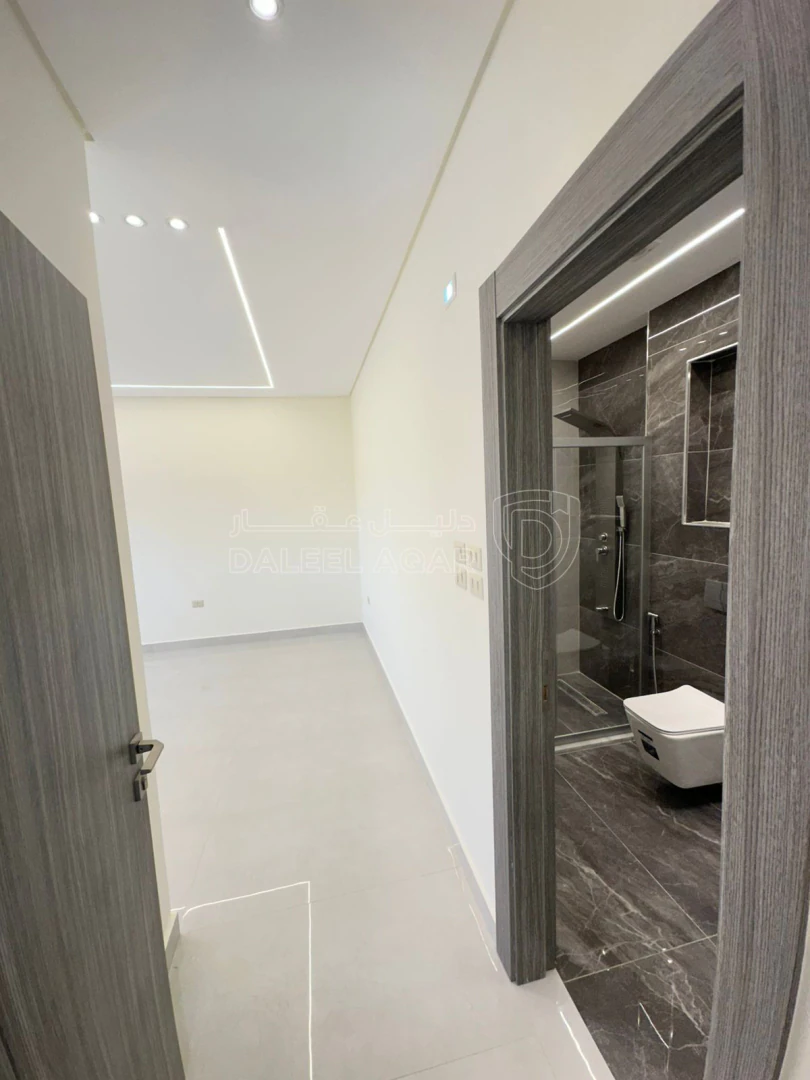 شقة في تبعد 2.5 كم عن شارع المطار - 65,000 دأ - صورة 1