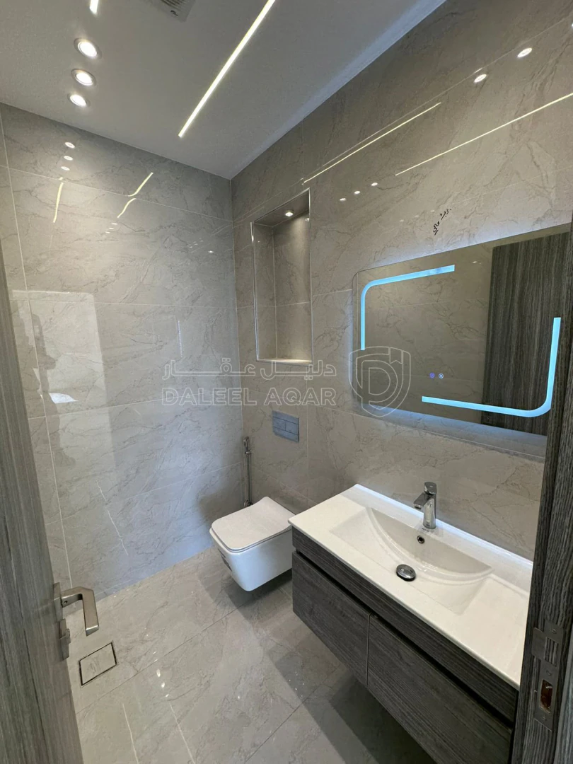 شقة في تبعد 2.5 كم عن شارع المطار - 65,000 دأ - صورة 1