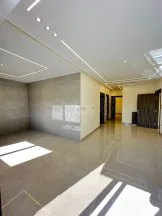 شقة - تبعد 2.5 كم عن شارع المطار - 65000 دأ
