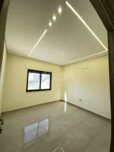 شقة في تبعد 2.5 كم عن شارع المطار - 65,000 دأ - صورة NaN
