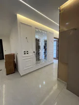 شقة في ارضية مع ترس في طريق المطار شارع الخدمات تشطيب فخم - 150,000 دأ - صورة NaN