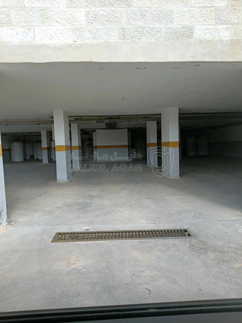 شقة في البلقاء . السلط . إسكان المهندسين . بالقرب من احد  - 65,000 دأ - صورة 1