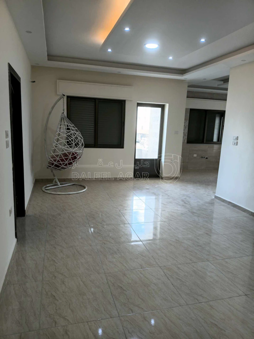 شقة في البلقاء . السلط . إسكان المهندسين . بالقرب من احد  - 65,000 دأ - صورة 1