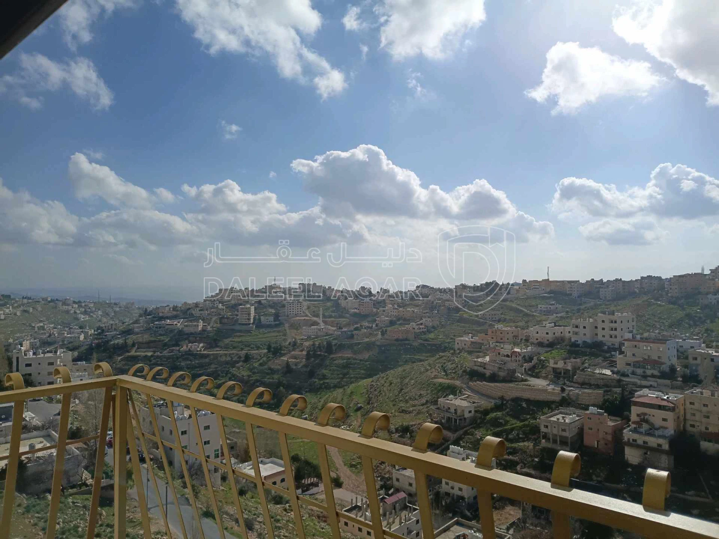 شقة في البلقاء . السلط . إسكان المهندسين . بالقرب من احد  - 65,000 دأ - صورة 1