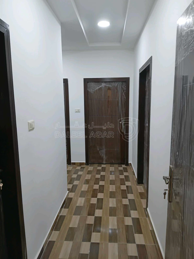 شقة في البلقاء . السلط . إسكان المهندسين . بالقرب من احد  - 65,000 دأ - صورة 1