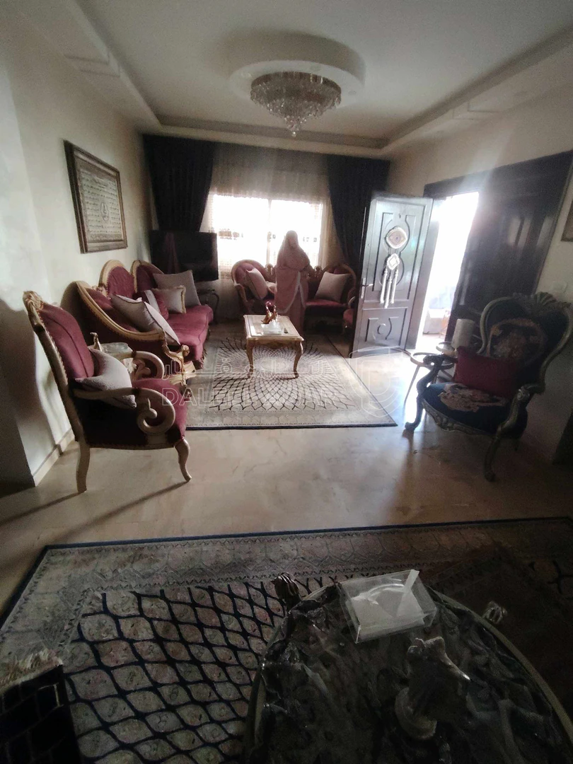 شقة في للبيع شقه ارضيه الرابيه خلف الاتصالات  - 135,000 دأ - صورة 1