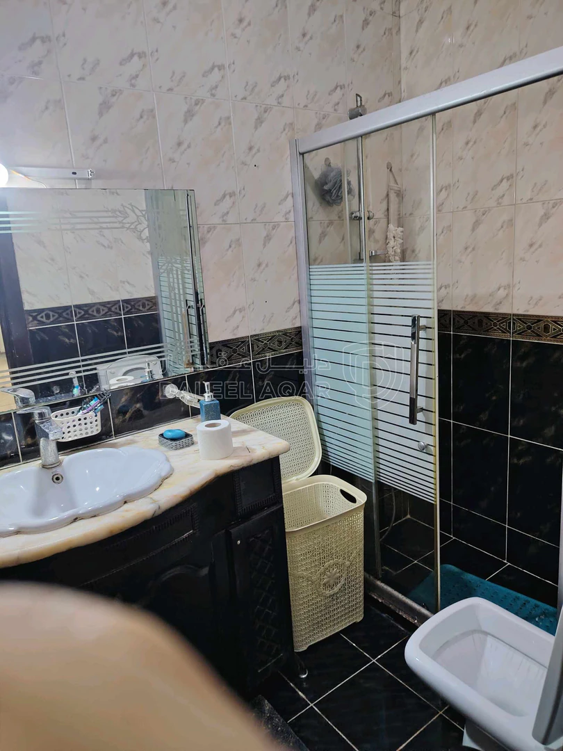 شقة في للبيع شقه ارضيه الرابيه خلف الاتصالات  - 135,000 دأ - صورة 1