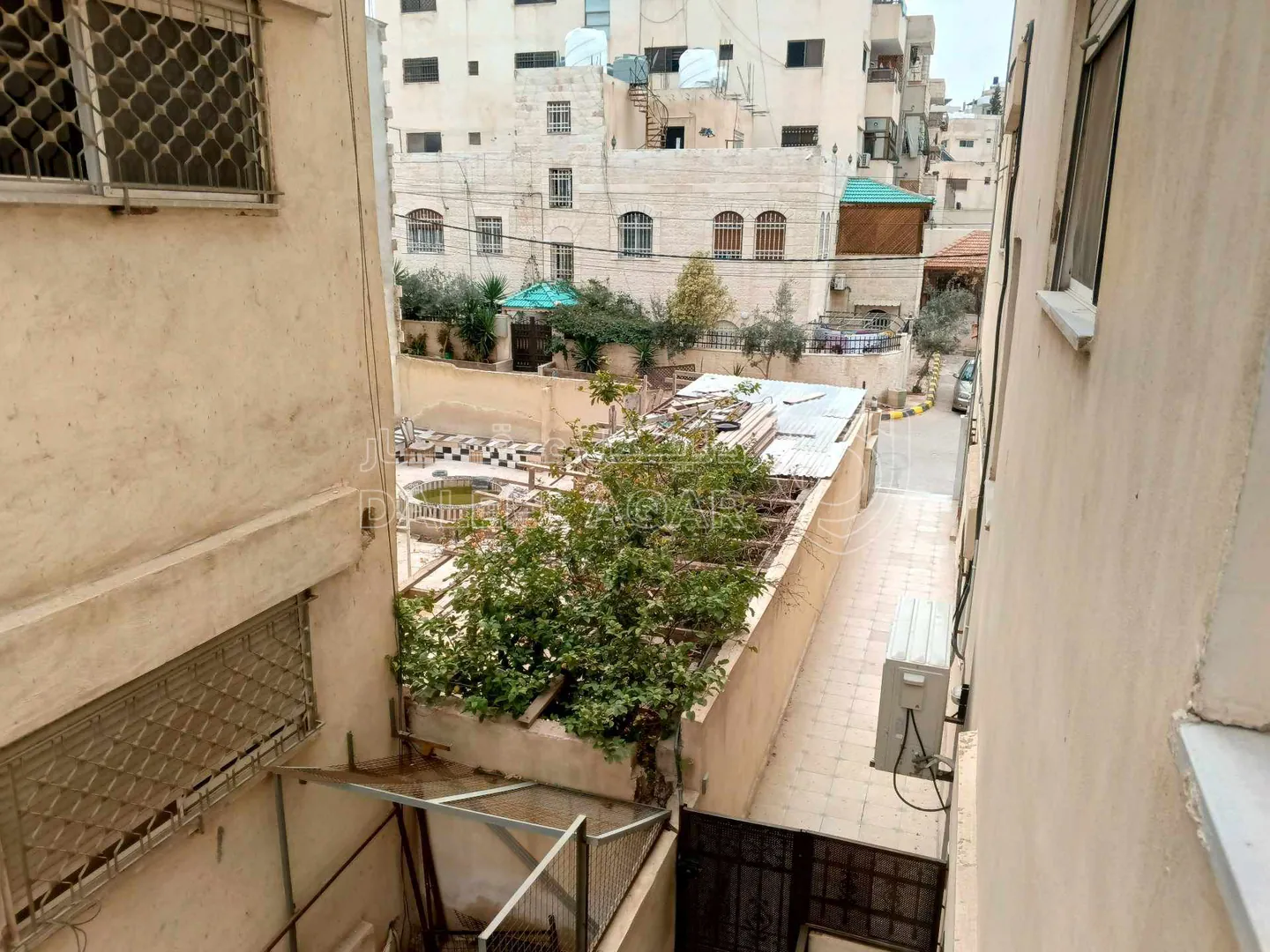 شقة في الزرقاء جبل طارق مثلث الأقصى  - 27,000 دأ - صورة 1