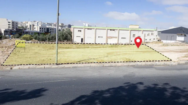 أرض - عمان  - 560000 دأ