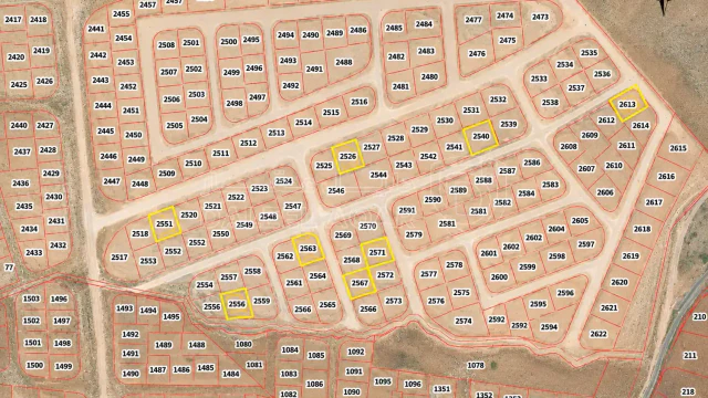 أرض في 🏡 عدة قطع أراضٍ للبيع – ماركا / أراضي عطل الرصيفة - 22,000 دأ - صورة 1