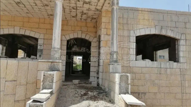 فيلا/منزل - اربد,البارحه,شارع قيس بن سعد - 75000 دأ