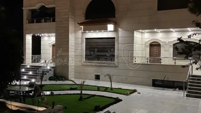 فيلا/منزل - طريق المطار - 950000 دأ