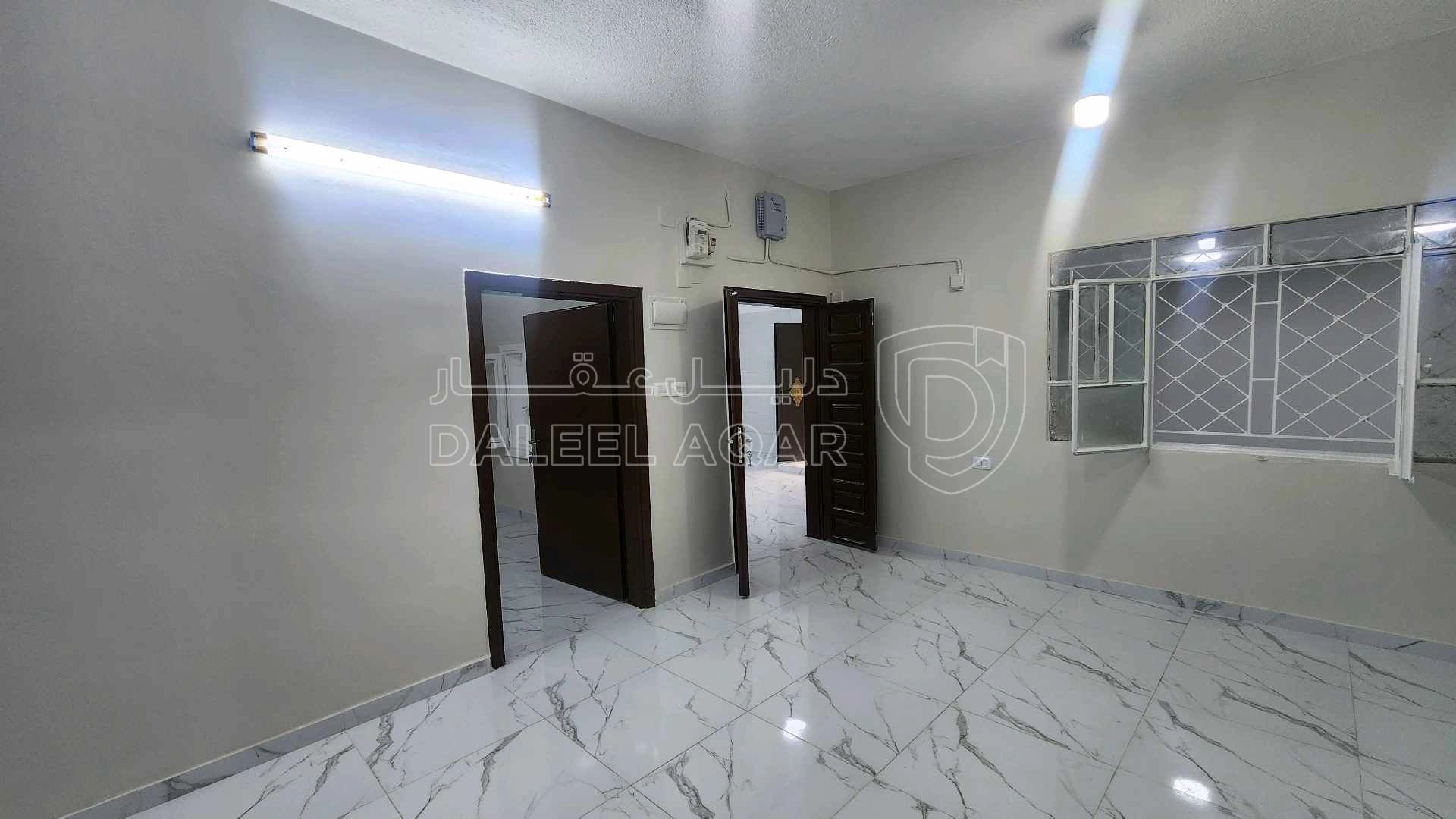 فيلا/منزل في الزرقاء شارع الامير عبد الإله نزول الحاووز  - 35,000 دأ - صورة 1