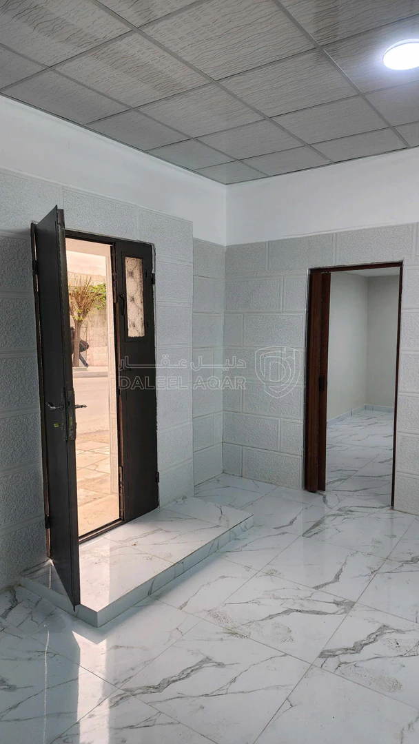 فيلا/منزل في الزرقاء شارع الامير عبد الإله نزول الحاووز  - 35,000 دأ - صورة 1