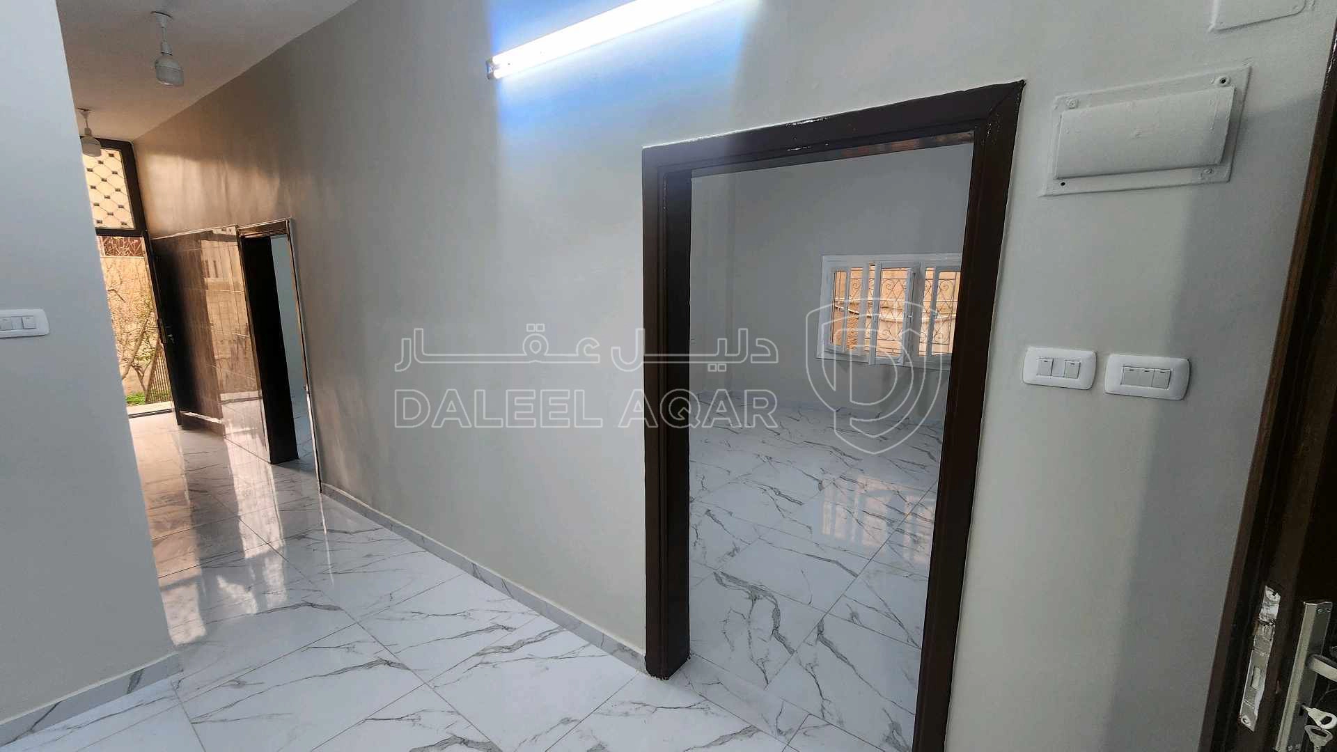 فيلا/منزل في الزرقاء شارع الامير عبد الإله نزول الحاووز  - 35,000 دأ - صورة 1