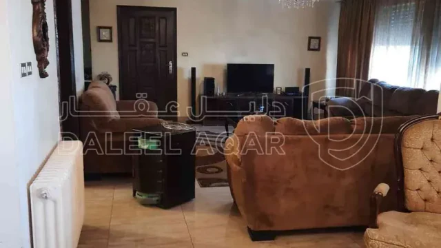 فيلا/منزل - فلا متلاسقة للبيع في الجبيهة خلف مستشفى الحسين - 200000 دأ