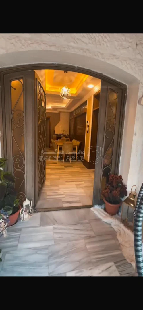 فيلا/منزل في اربد /حي الرهبات الوردية  - 320,000 دأ - صورة 1