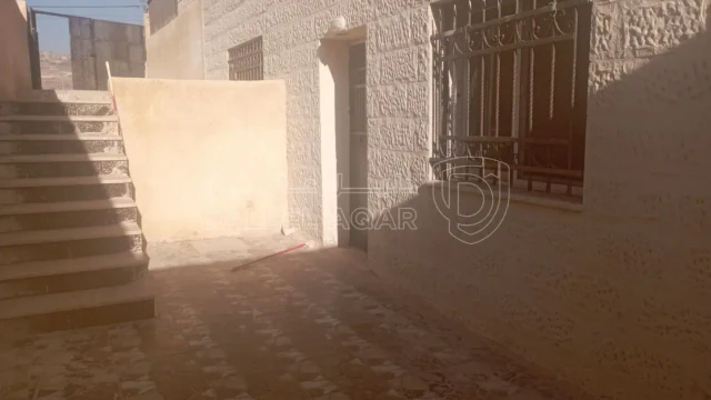 شقة - شارع الثورة العربية الكبرى - حي الامير علي  - 50000 دأ