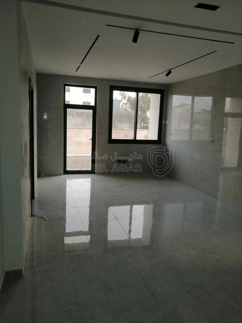 شقة في السلط - السرو - إسكان طيبه - 70,000 دأ - صورة 1