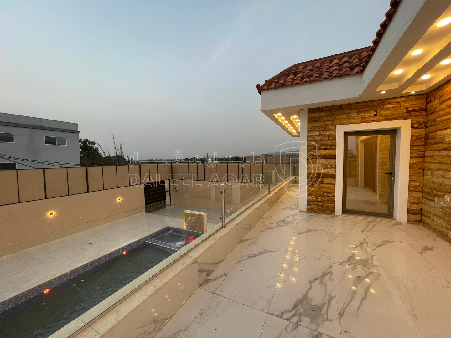 مزرعة/شاليه في حي الجواسره البحر الميت - 135,000 دأ - صورة 12